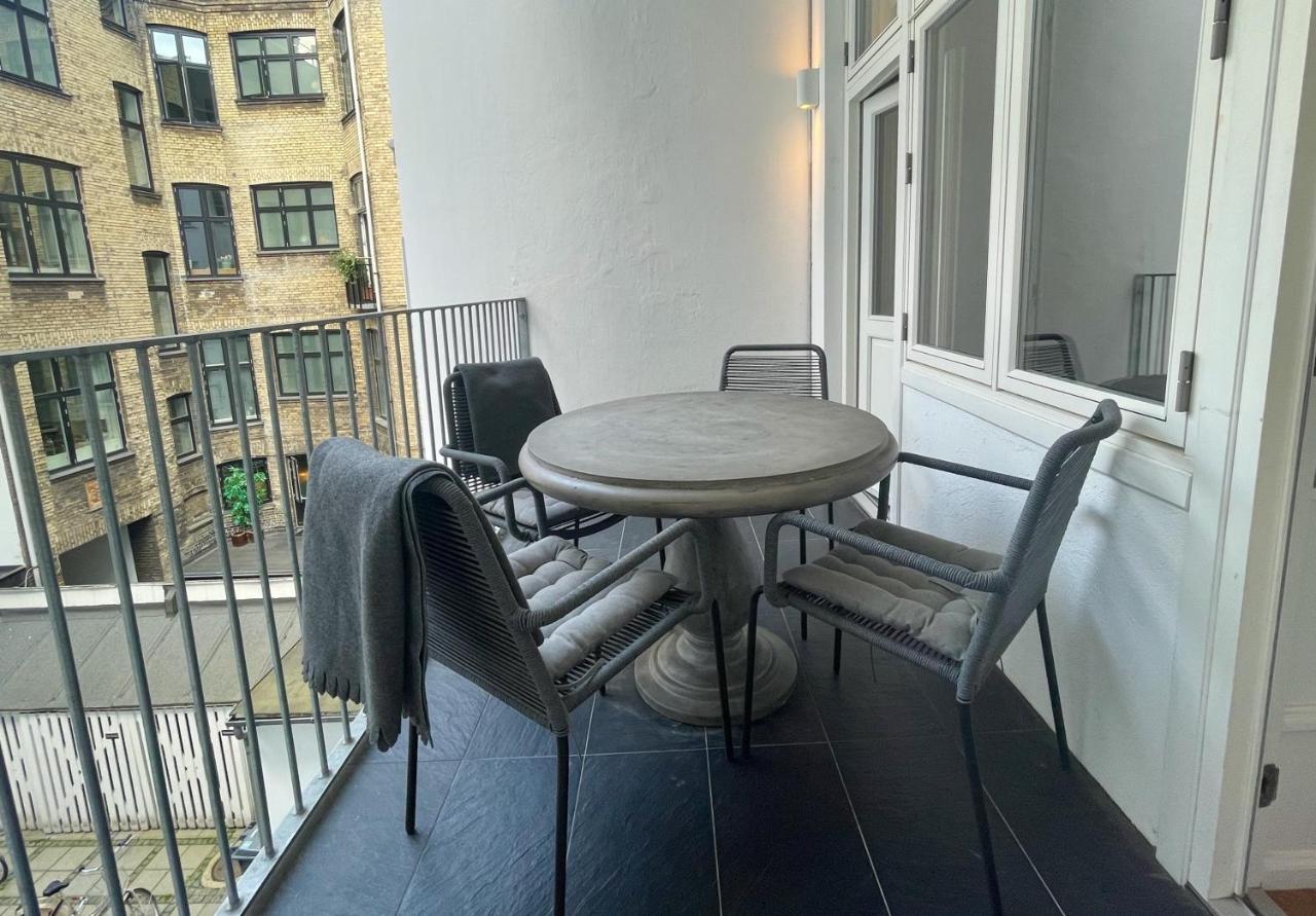 Beautiful 3 Bedroom Flat Next To The Marble Church Копенхаген Екстериор снимка